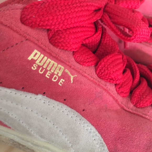 Mens bright red suede Pumas - Picture 2 of 4